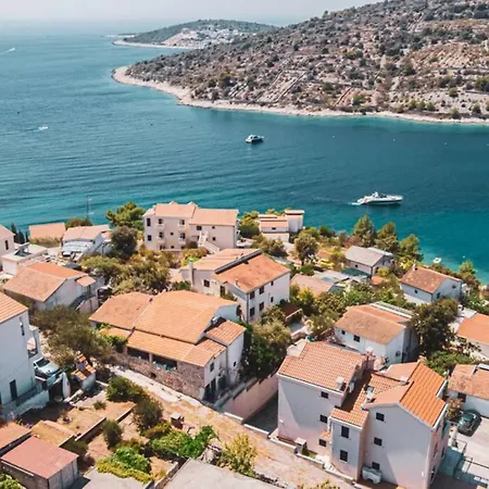 Apartman One Bedroom With Terrace And Seaview - B Sevid