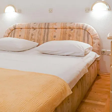One Bedroom With Terrace And Seaview - B