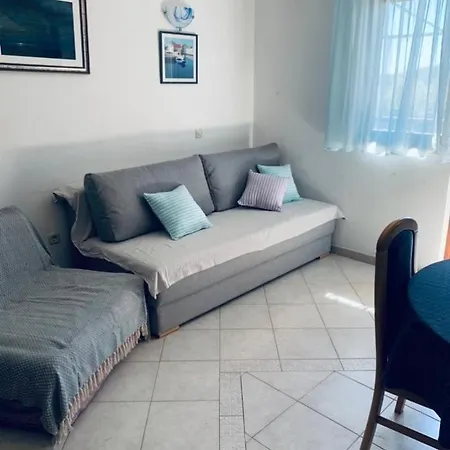 Apartman One Bedroom With Terrace And Seaview - B Sevid